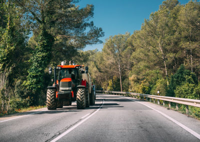 Bereifung und Fahrwerksysteme (Einstellung, Sicherheit, Bedeutung)